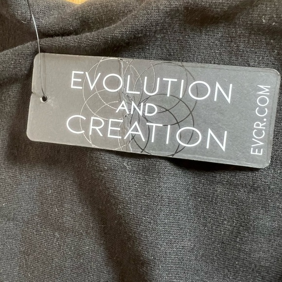 Evolution & Creation Long Sleeve Soft Comfy Casual Lightweight Black Sweatshirt - Picture 7 of 12
